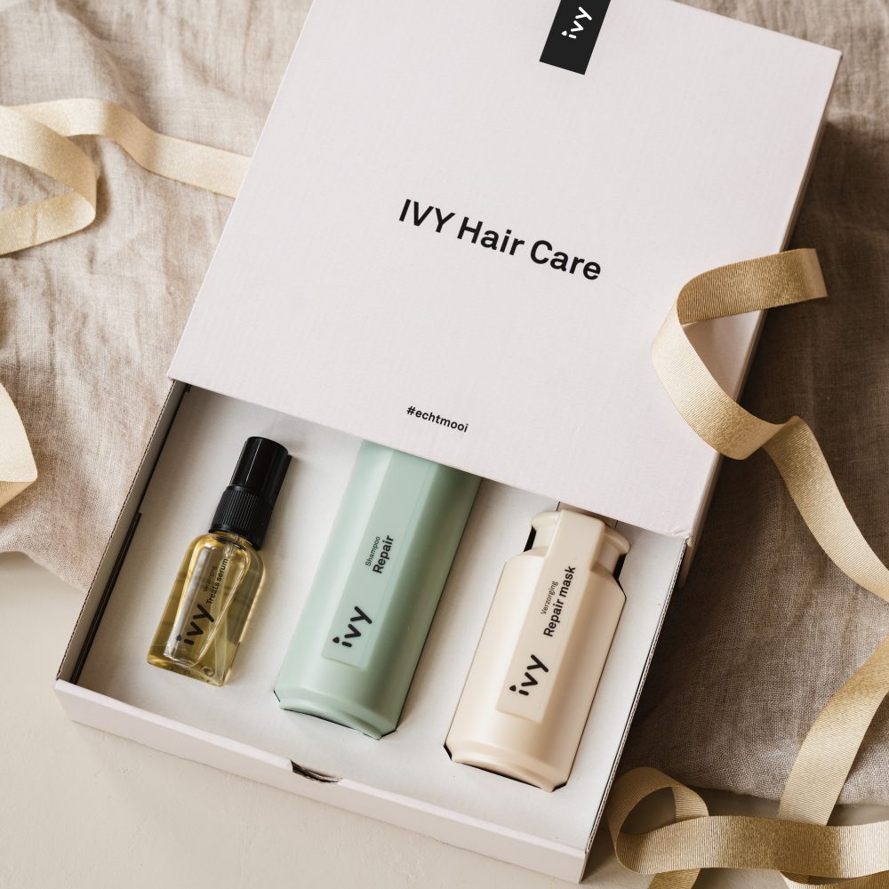 Styled shoot Ivy Hair 18 met logo