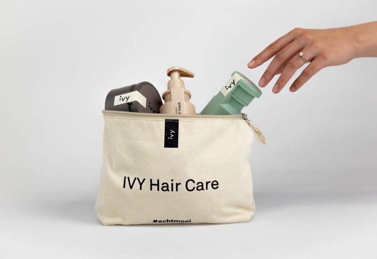 IVY repair set in toilettas 1