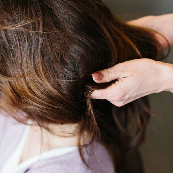 Zo houd jij je (te) dikke haar onder controle